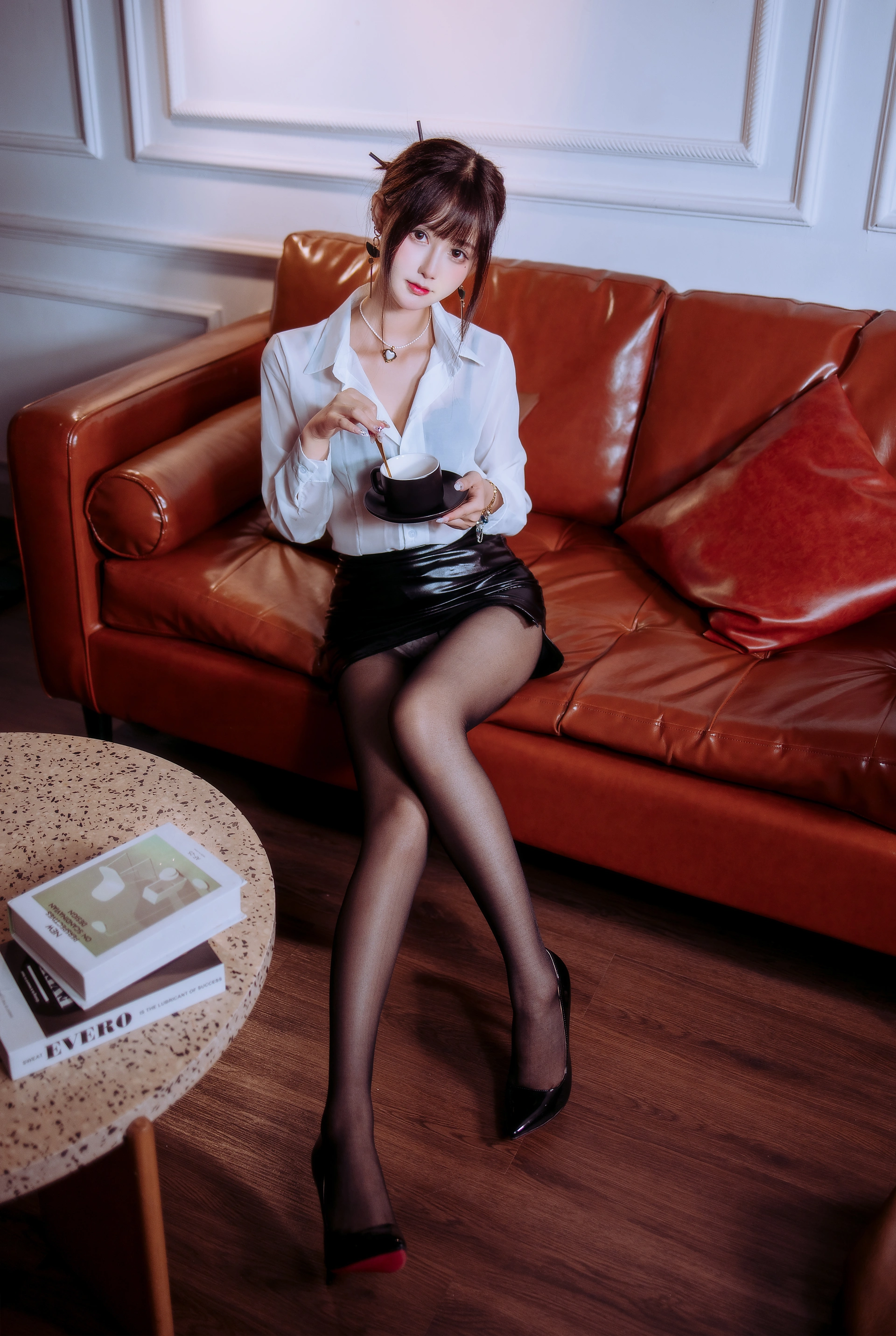 羽生三未 – NO.024 半透ol 0
